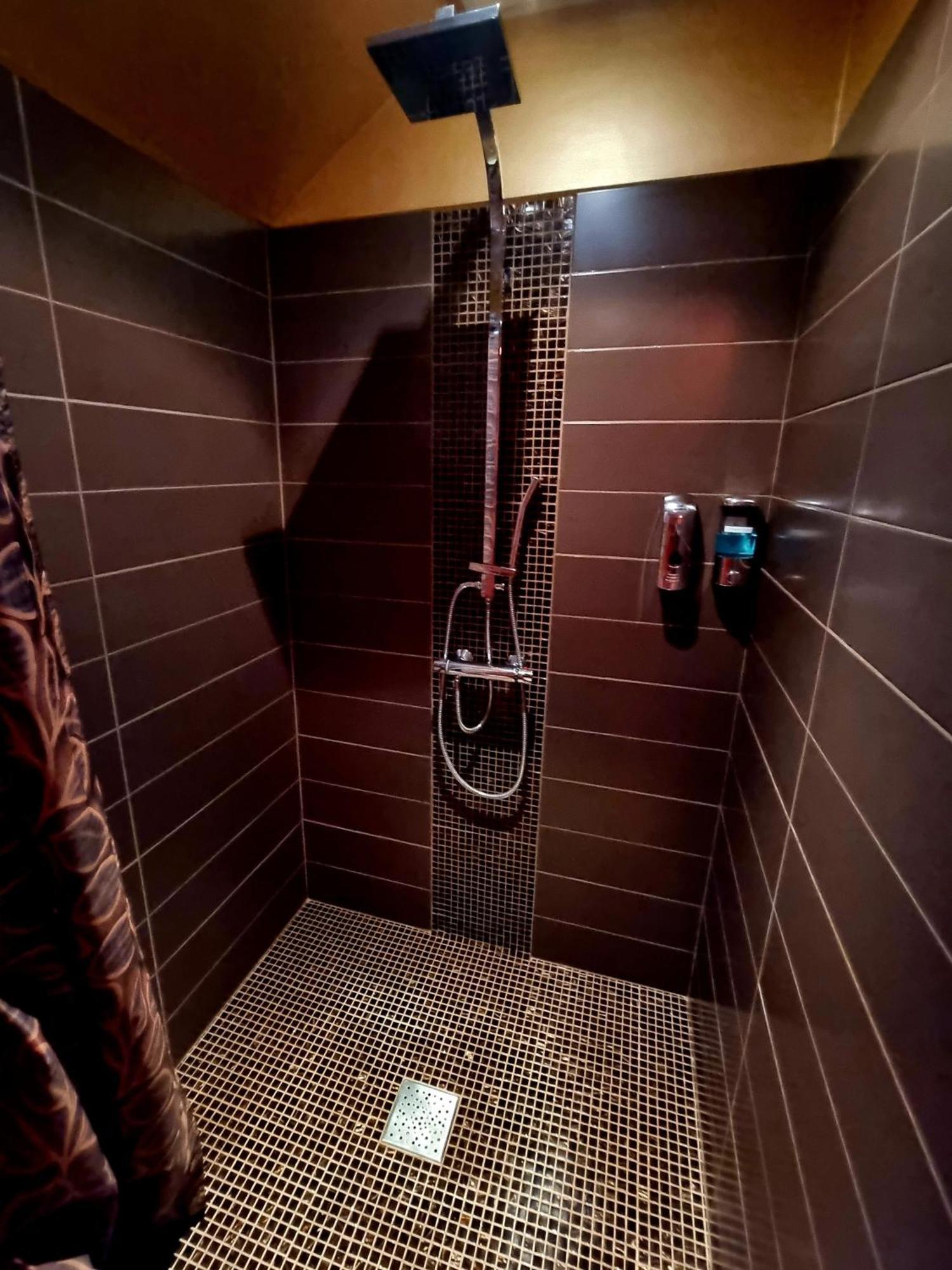 Love Room, Les Nuitees Secretes De Rouen Darnétal Dış mekan fotoğraf